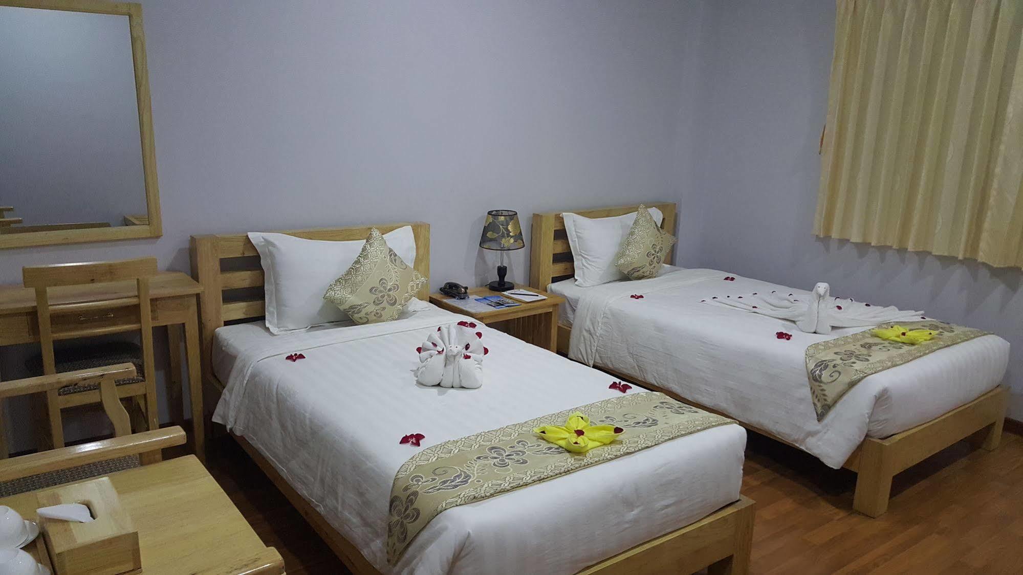 Asian Smile Hotel Yangon Exterior foto