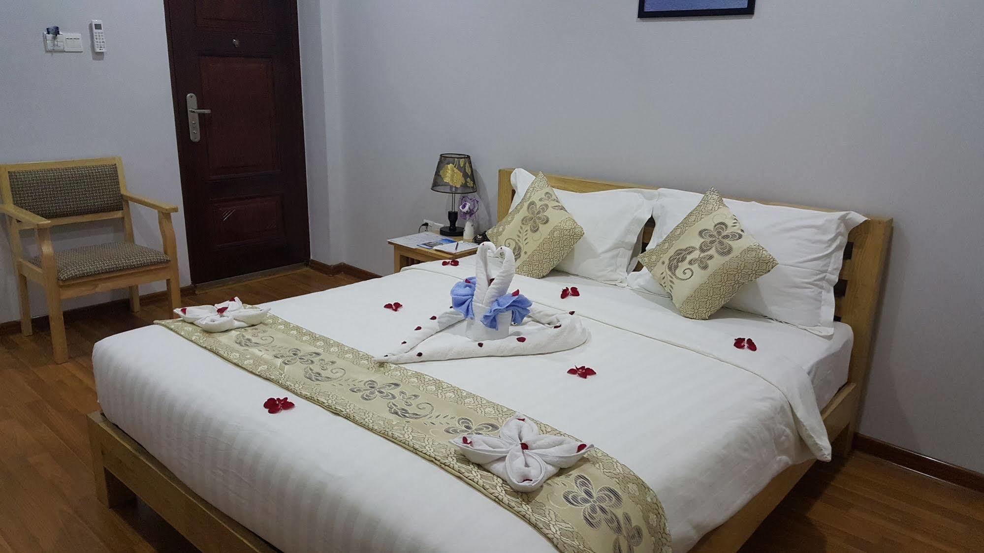 Asian Smile Hotel Yangon Exterior foto